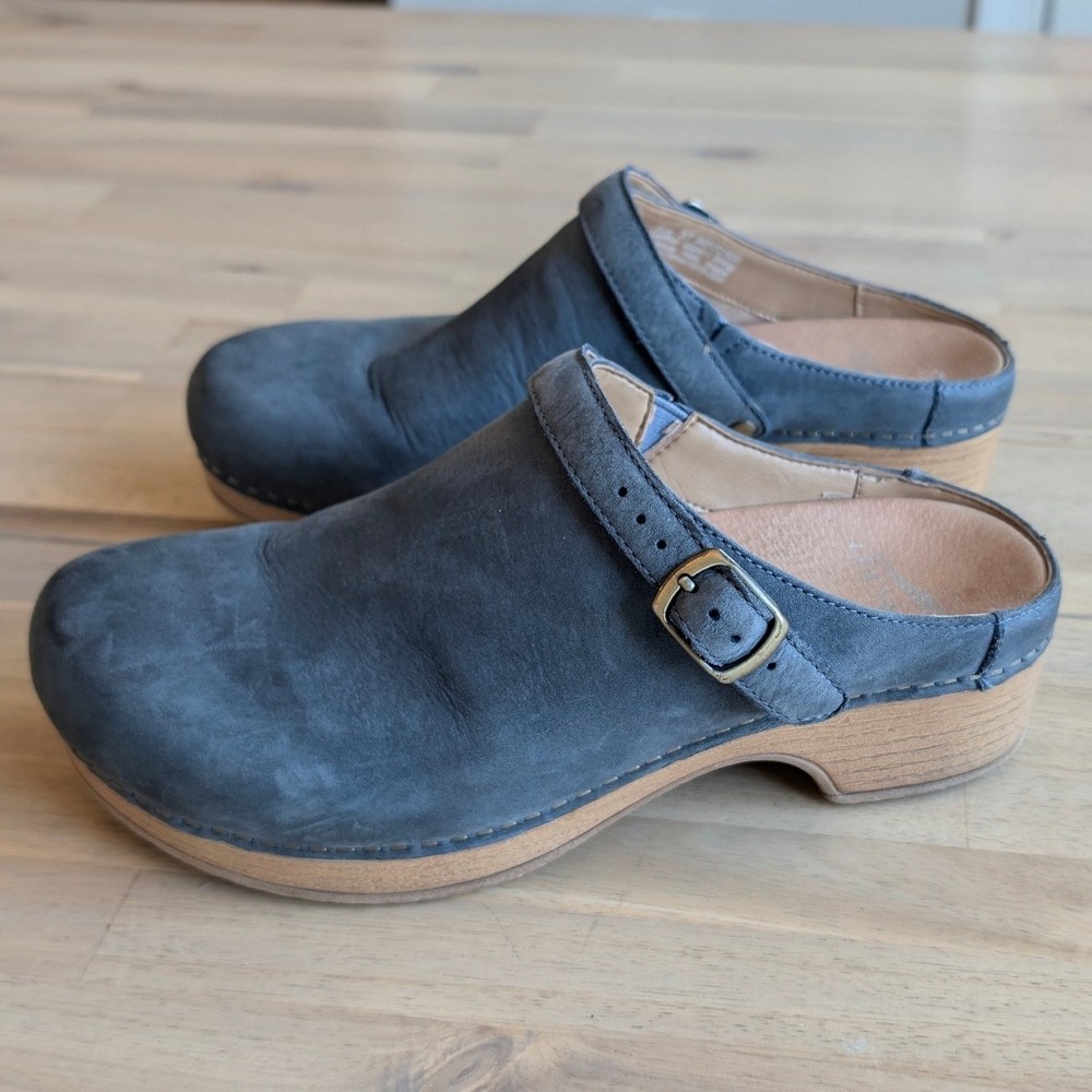 Dansko Berry Denim Gray Blue Nubuck Swivel Strap Clog Mules Women 37 (US 6.5-7)‎